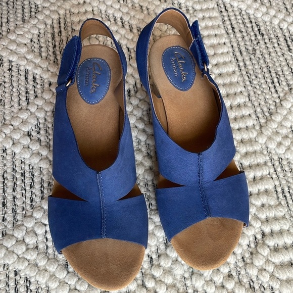 Clarks Caslynn Lizzie Wedge Sandals Blue Suede Slingback Women’s Sz 9 - Picture 8 of 8
